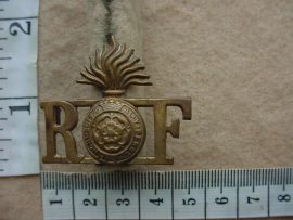 10698 Royal Fusiliers shoulder title (Ref. ST England)