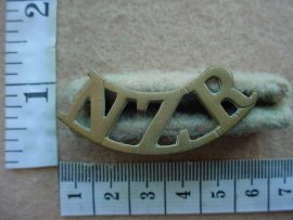 9304 New Zealand Rifles shoulder title (ST NZ)