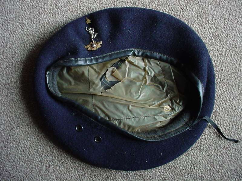 9466 Rhodesian Army Corps of Signals beret and badge (Ref. Rhodesia)