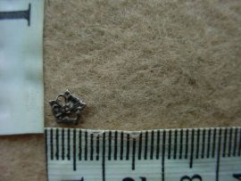 7255 British WWII medal ribbon rose device  miniature (Ref. UK)