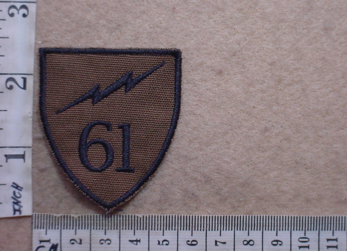 2965 61 Mechanised Battalion arm flash, first issue (AD1623)