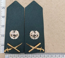 8303-1 Rhodesian Army Major Generals rank epaulettes (DW2 1042)