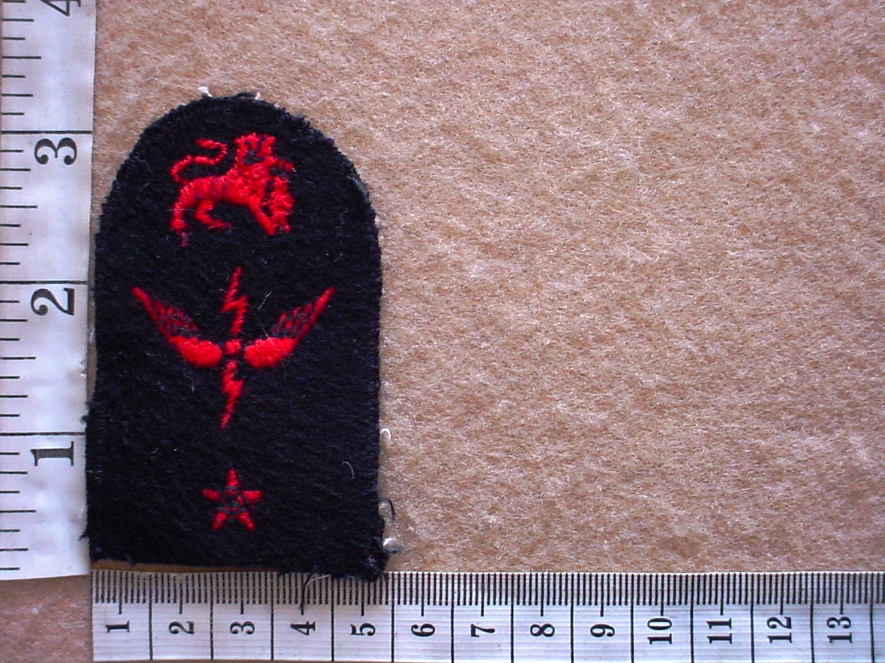 3051-1 SA Navy Telecom Operator collar badge (DW1 69 22)