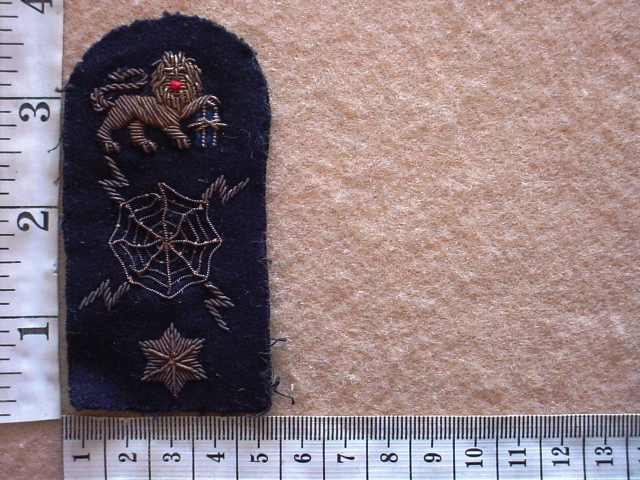 3333-1 SA Navy Radar Operator collar badge (DW1 70 27)