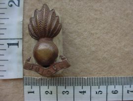 2669-2 Royal Artillery collar badge (BACB 350)