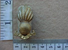 2670-4 Royal Artillery collar badge (BACB 350)