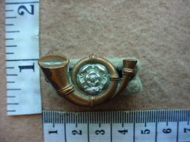 2653-1 Yorkshire Light Infantry collar badge (BAICB 1392)