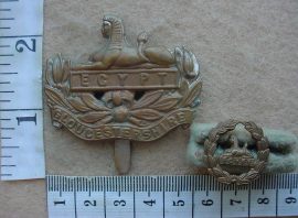 10590-1 Gloucestershire Regiment cap and back badge (BBA 202)