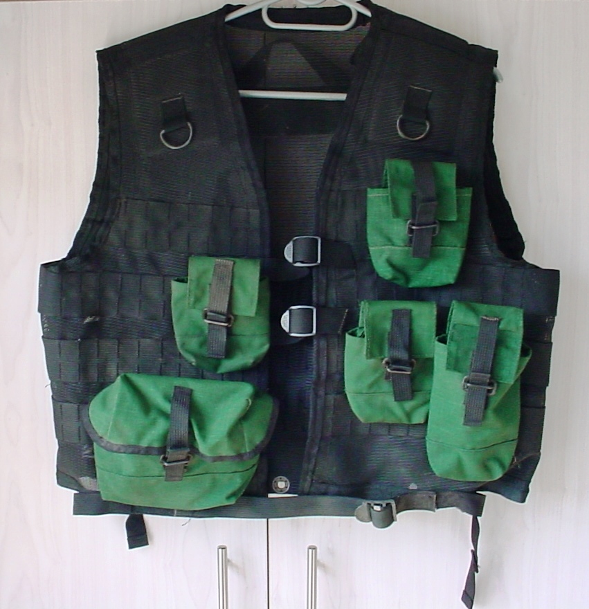 9740 32 Battalion/Koevoet green Cordura combat vest, scarce (Webbing)