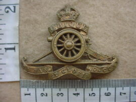 2535-2 Royal Artillery cap badge (BBA 257)
