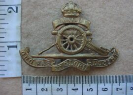 2535-1 Royal Artillery cap badge (BBA 257)