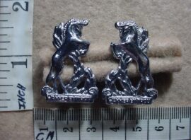601-1 Regiment Bloemspruit collar badges (CO1119-CO1120)