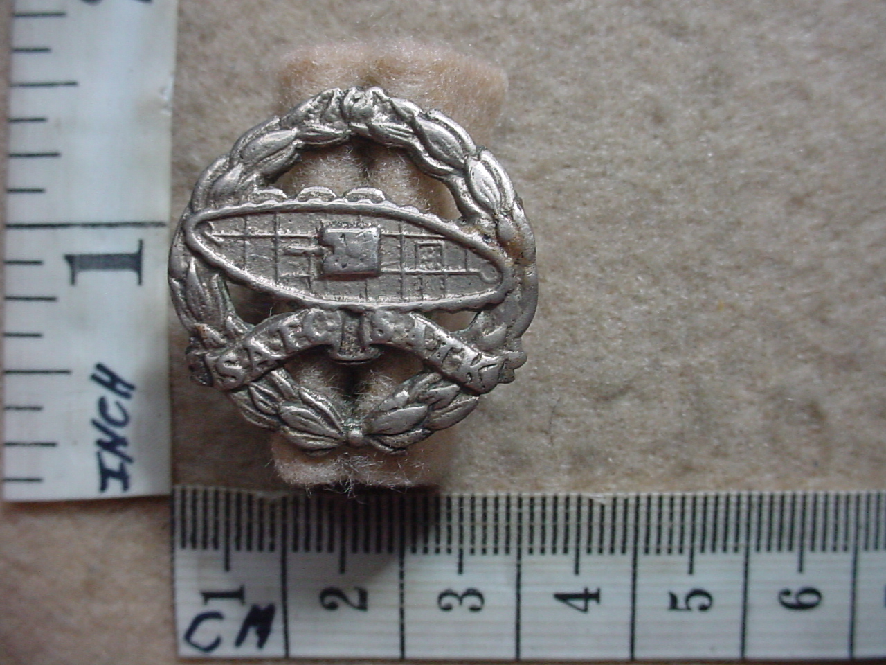 907-3 South African Tank Corps collar badge, WW2 (CO1476)