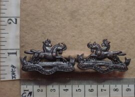 201-1 Umvoti Mounted Rifles collar badges, WW2 (CO452)