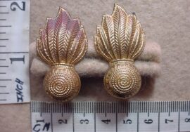 414-4 Transvaal State Artillery collar badges (CO852-CO853)