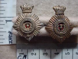 94-1 Duke of Edinburgh's Own Rifles collar badges, pair (CO25)