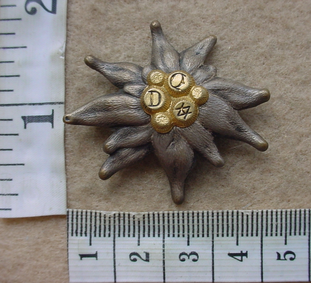 8615-7 German and Austrian Alpine Association membership badge (Army Germany)
