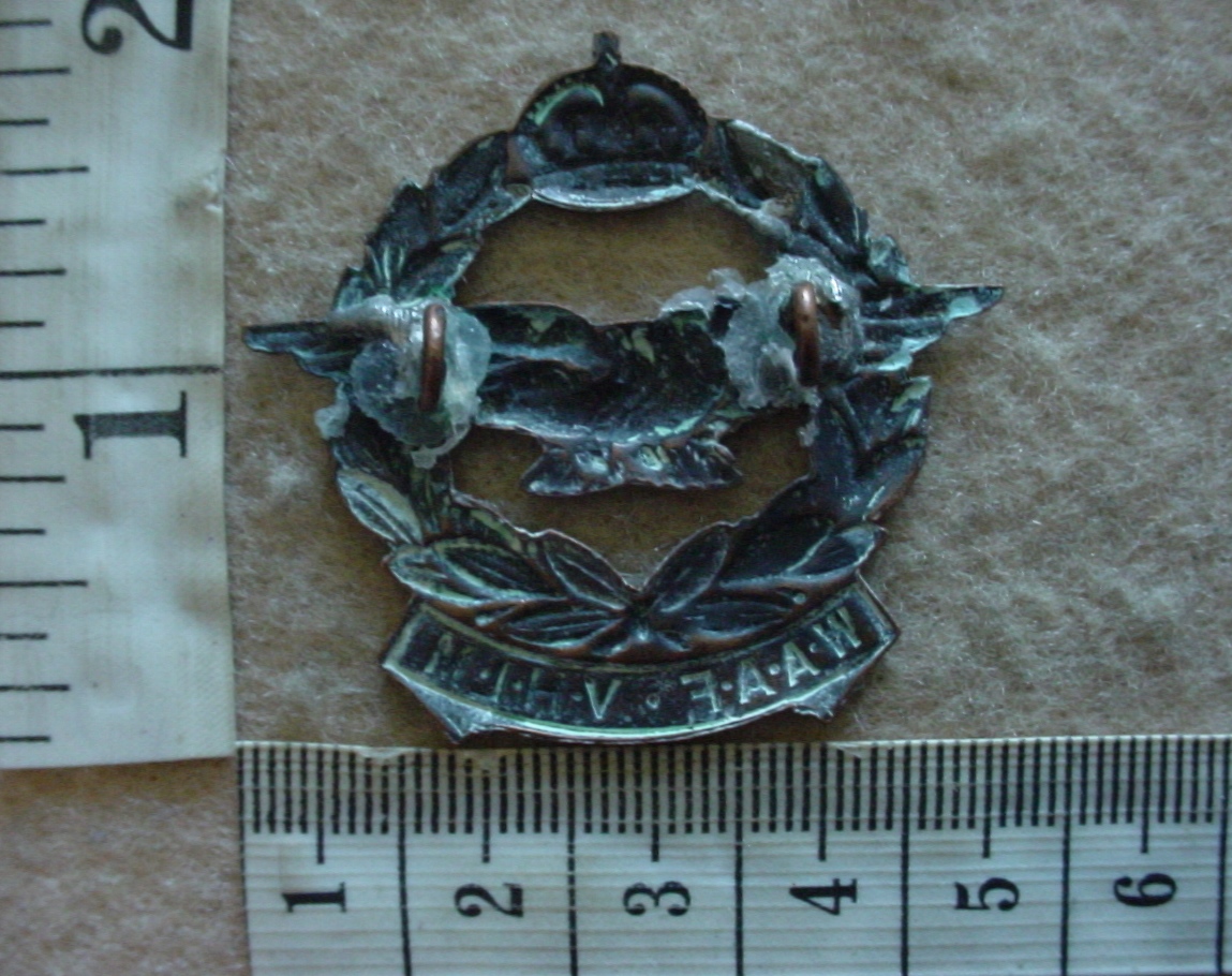 994-1 South African Women's Auxiliary Air Force cap badge (CO1538) - Image 2